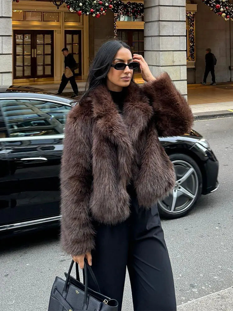 Amara | Plush Faux-Fur Cropped Jacket