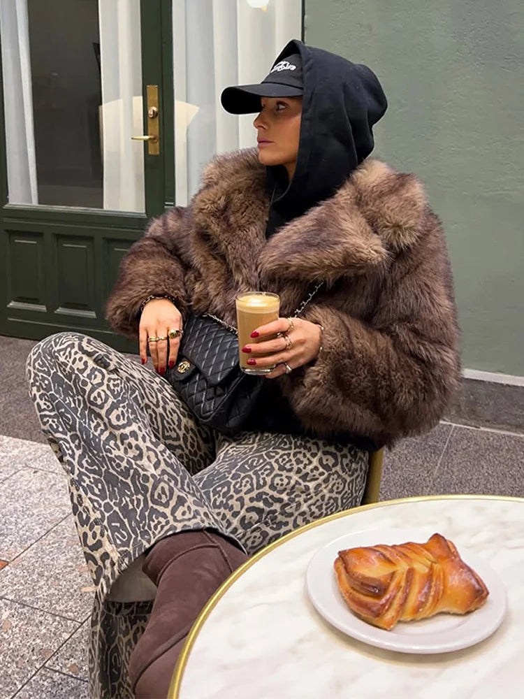 Amara | Plush Faux-Fur Cropped Jacket