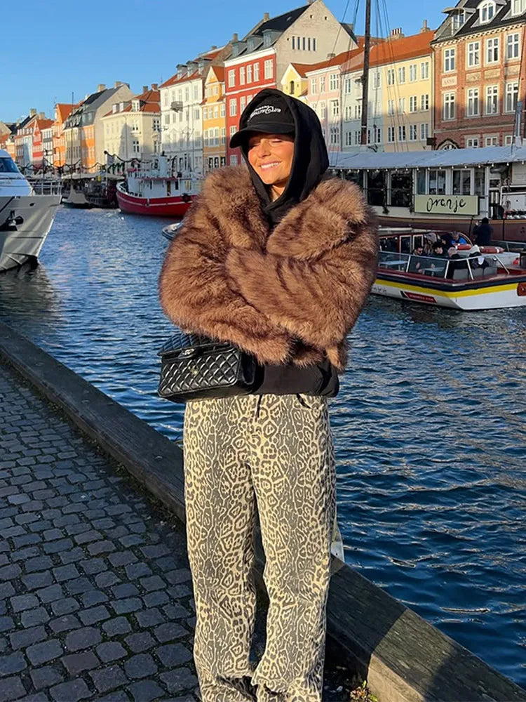 Amara | Plush Faux-Fur Cropped Jacket