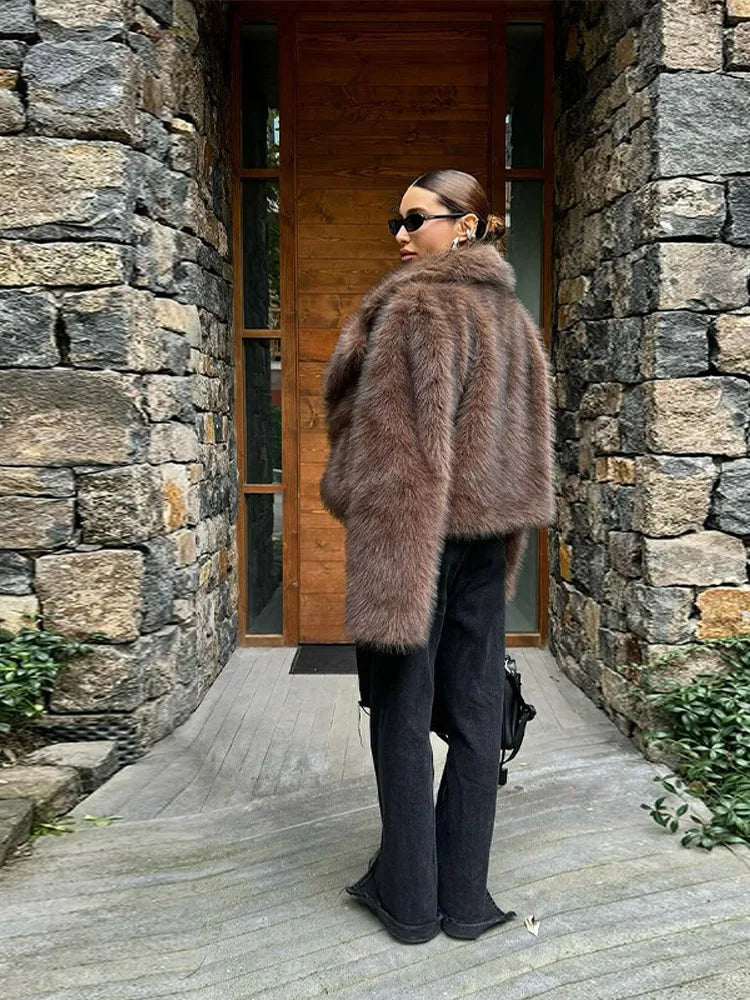 Amara | Plush Faux-Fur Cropped Jacket