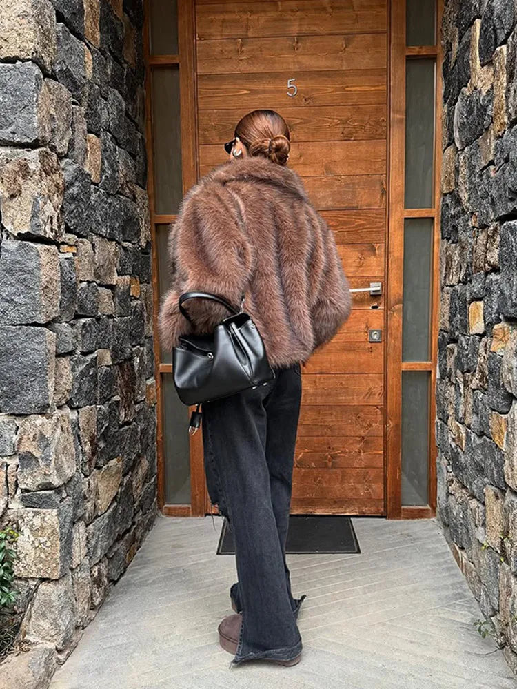 Amara | Plush Faux-Fur Cropped Jacket